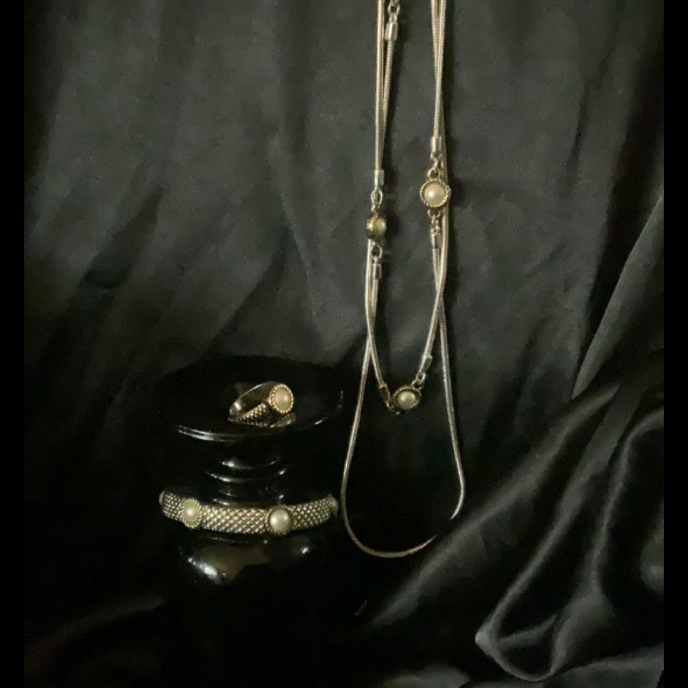 Pearl ensemble by Premiere Designs.